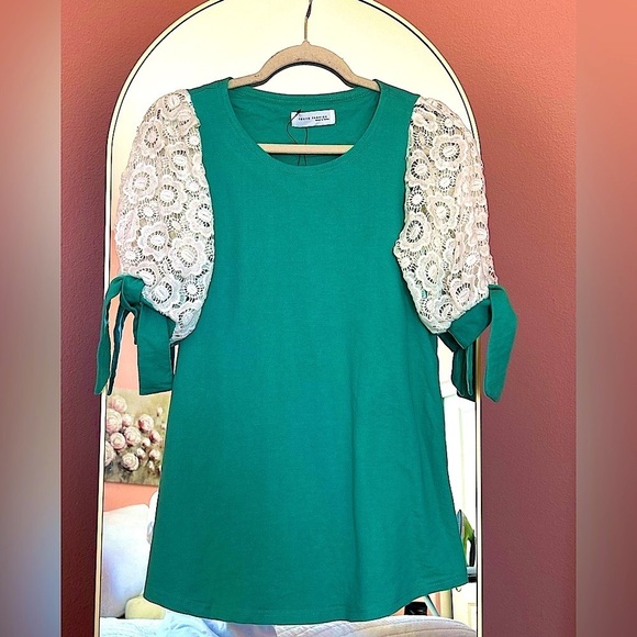 Tokyo Fashion Feminine & bohemian green tunic with lace puff sleeves that tie MD - Picture 1 of 7